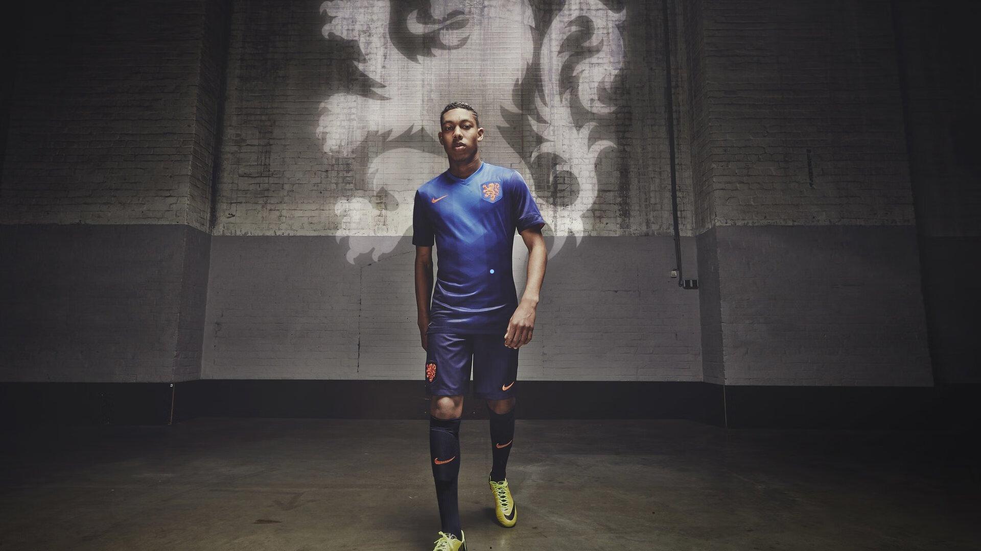 多尔古凌空抽射一锤定音 曼联1比0力克纽卡斯尔联登顶英超积分榜