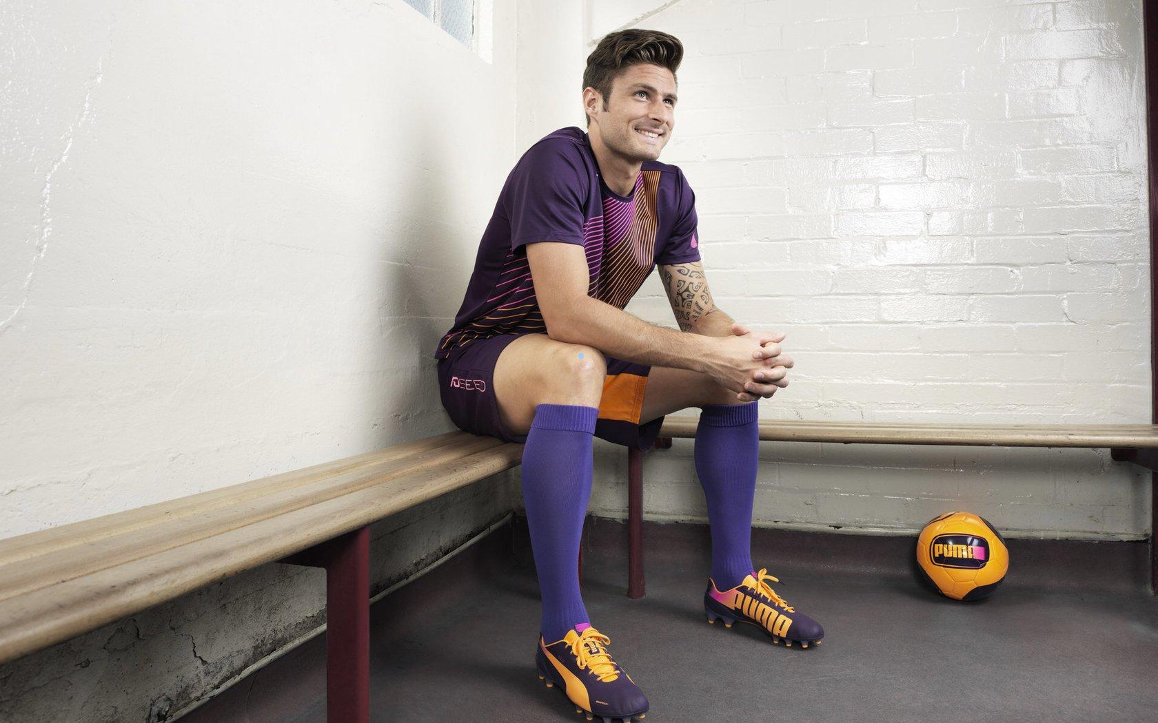 FIFA 2025年度最佳阵容前锋候选名单出炉，梅西、C罗领衔，姆巴佩与哈兰德共筑时代对决